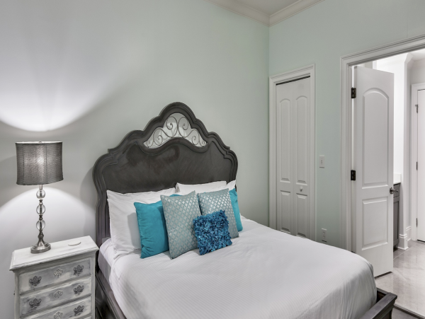 Four Bedroom Direct Beach Front Condo Sleeps 10 Guests